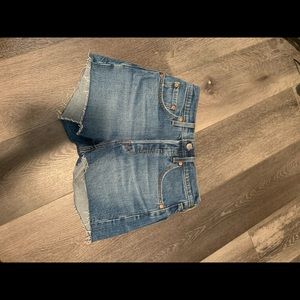 Levi’s NWOT 501 High Rise Shorts